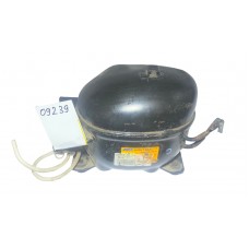 Компрессор для холодильника Ariston Indesit Б/У HMK12AA R600a